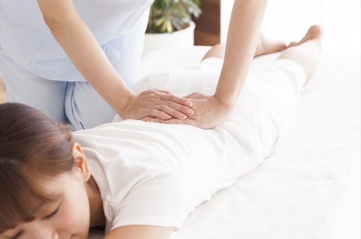 腰痛マッサージ